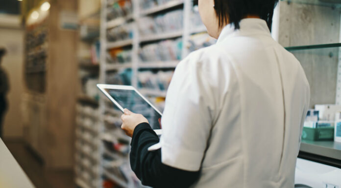 How should pharmacists report incidents? incidents