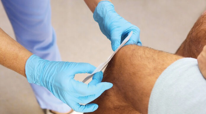 Managing chronic wounds