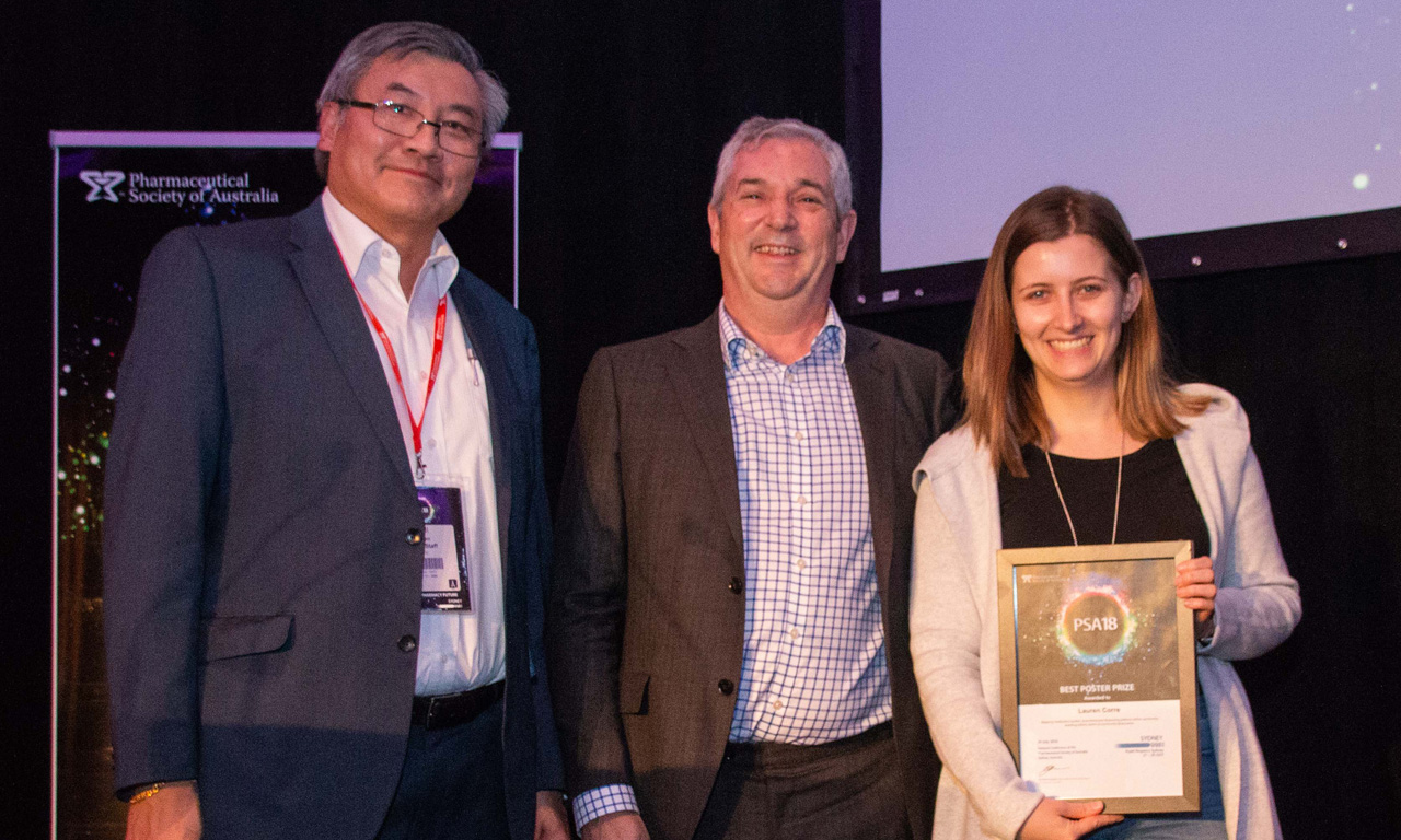 Lauren Corre from University of South Australia accepting the Best Poster Prize