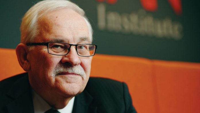 26-29_PSA15__FUTURE-2_v2 pharmacists' skills