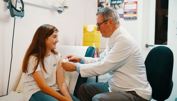 pharmacist-vaccination-age-lowered-victoria-feature