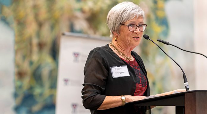 Leading Victorian pharmacists honoured Roslyn Stewart MPS at the Victorian Pharmacist Dinner