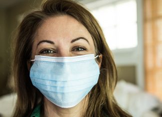 Pharmacists should wear face masks in hotspots