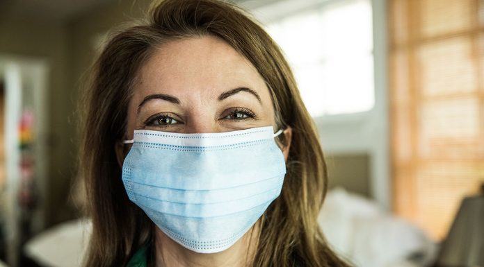 Pharmacists should wear face masks in hotspots