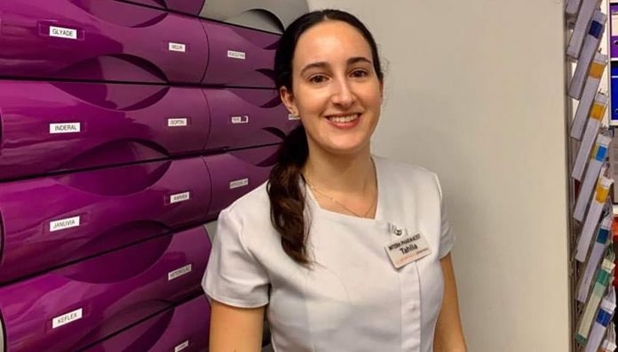 Tahlia-Parisella-feature Tahlia Parisella set up a penpal program between patients at the pharmacy and a local primary school.