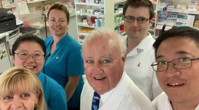 An ode to pharmacy practice Kerry Schiemer MPS (centre) will retire next month