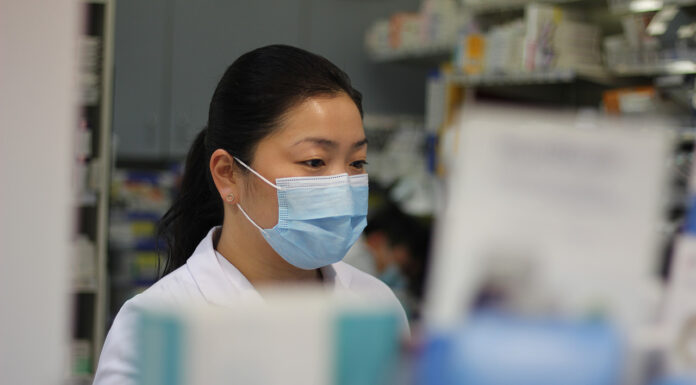 Eye protection important for regular mask users